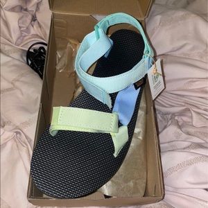 Brand New teva sandals size 9 womens